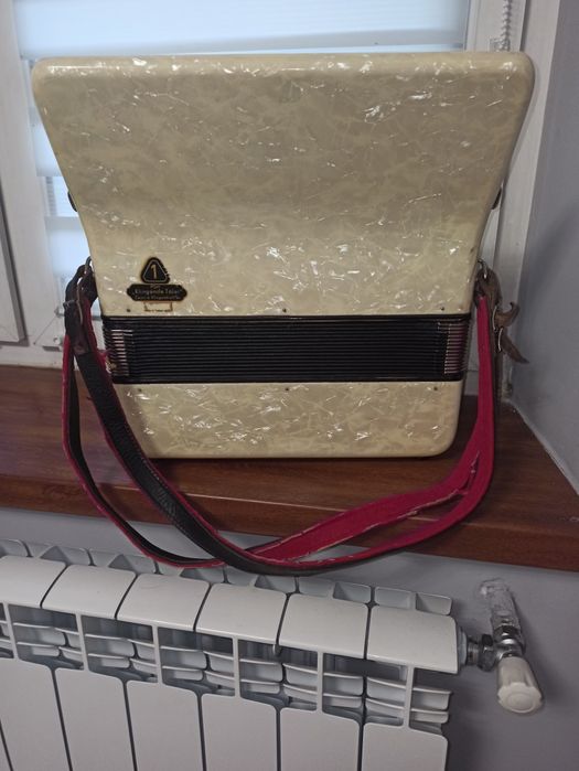 Akordeon Meridian 72 basy