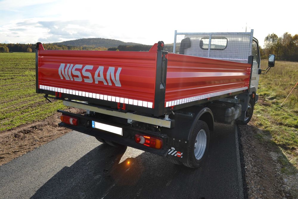 NiSsaN CaBsTaR 2003r 3STR WyWroTkA 3,50M DMC 3,5T SuPeR StaN