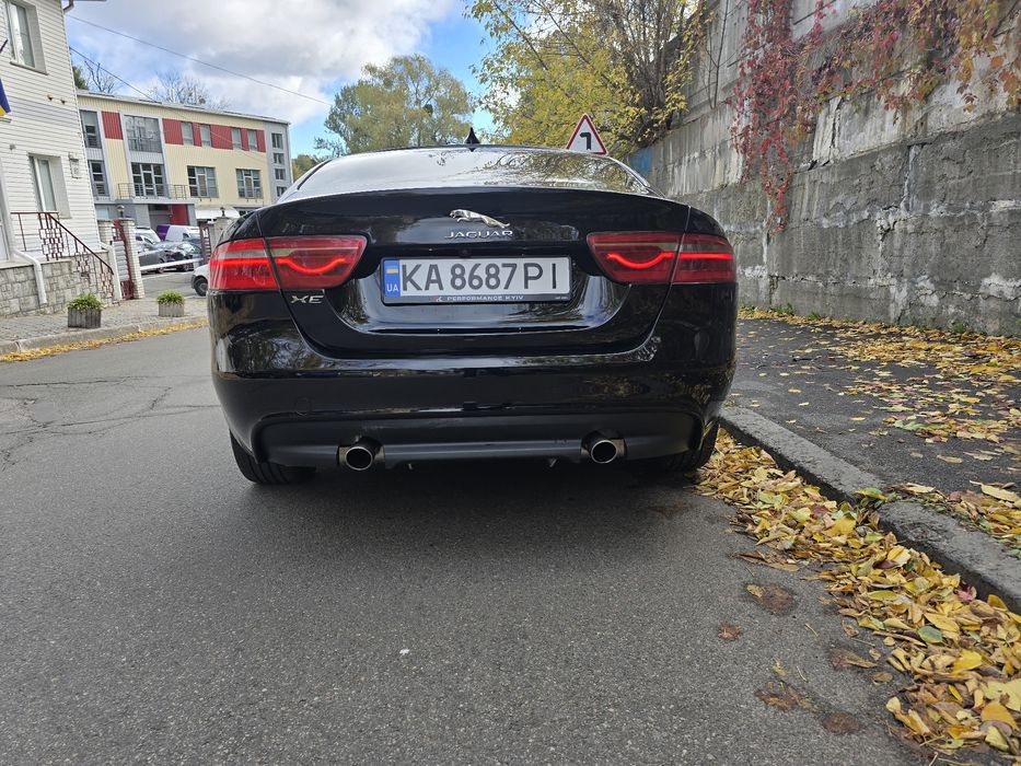 Jaguar xe 2.0 RWD