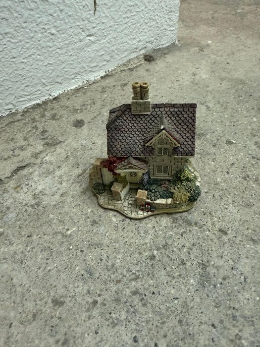 Lilliput Lane Cottage - Railway Cottage (005)