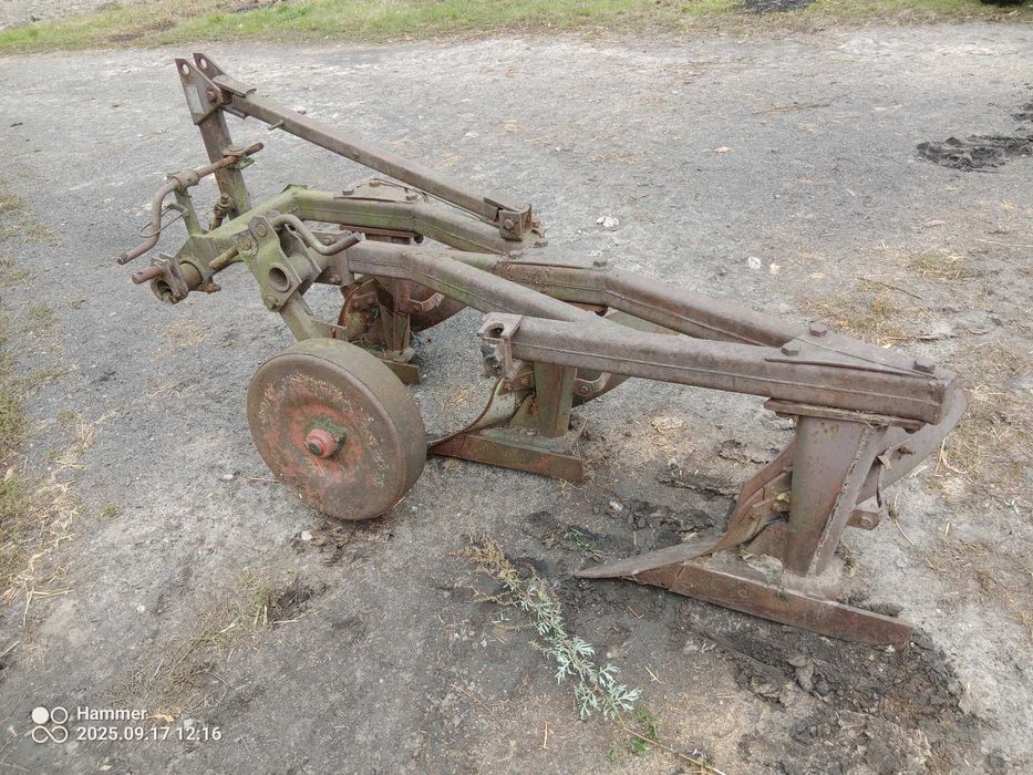 Pług trzyskibowy zagonowy