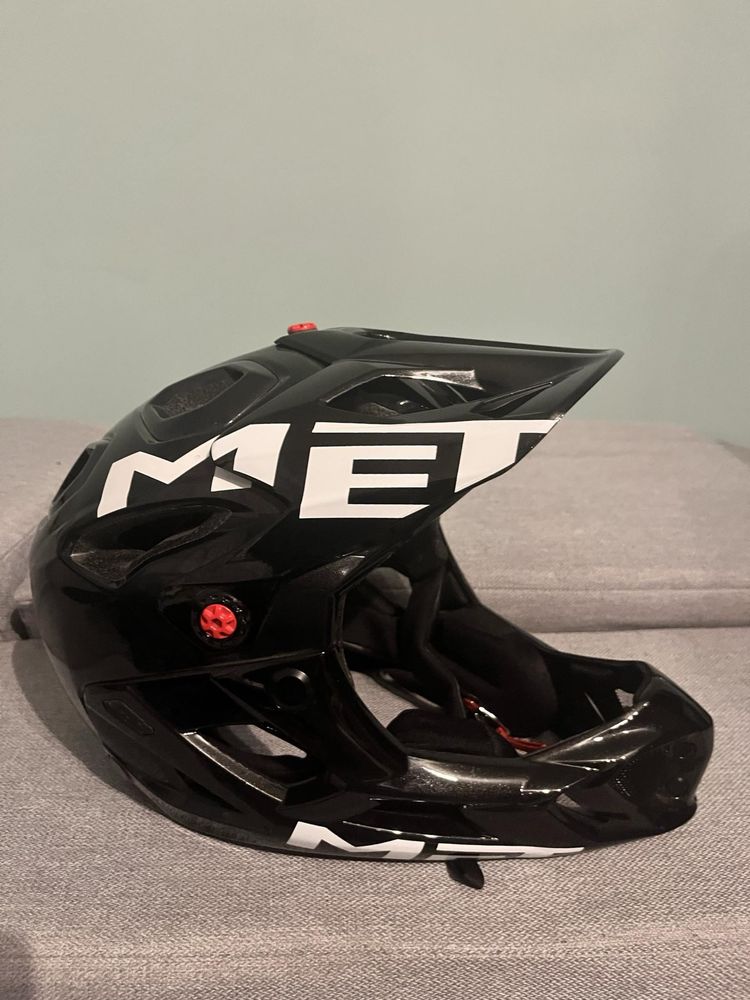 Kask rowerowy full face Met Parachute