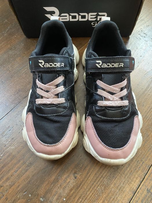 Кросівки на дівчинку