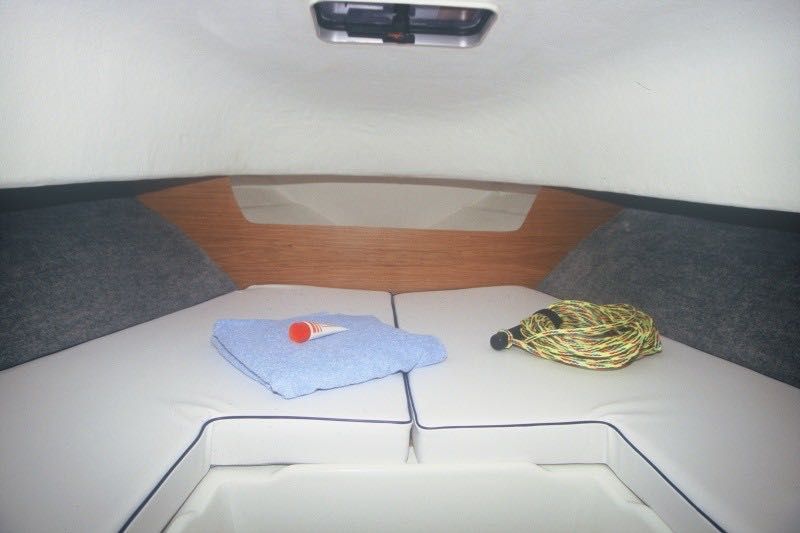 Łódź motorowa kabinowa - M 560 Cabin