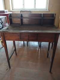 Stare drewniane biurko