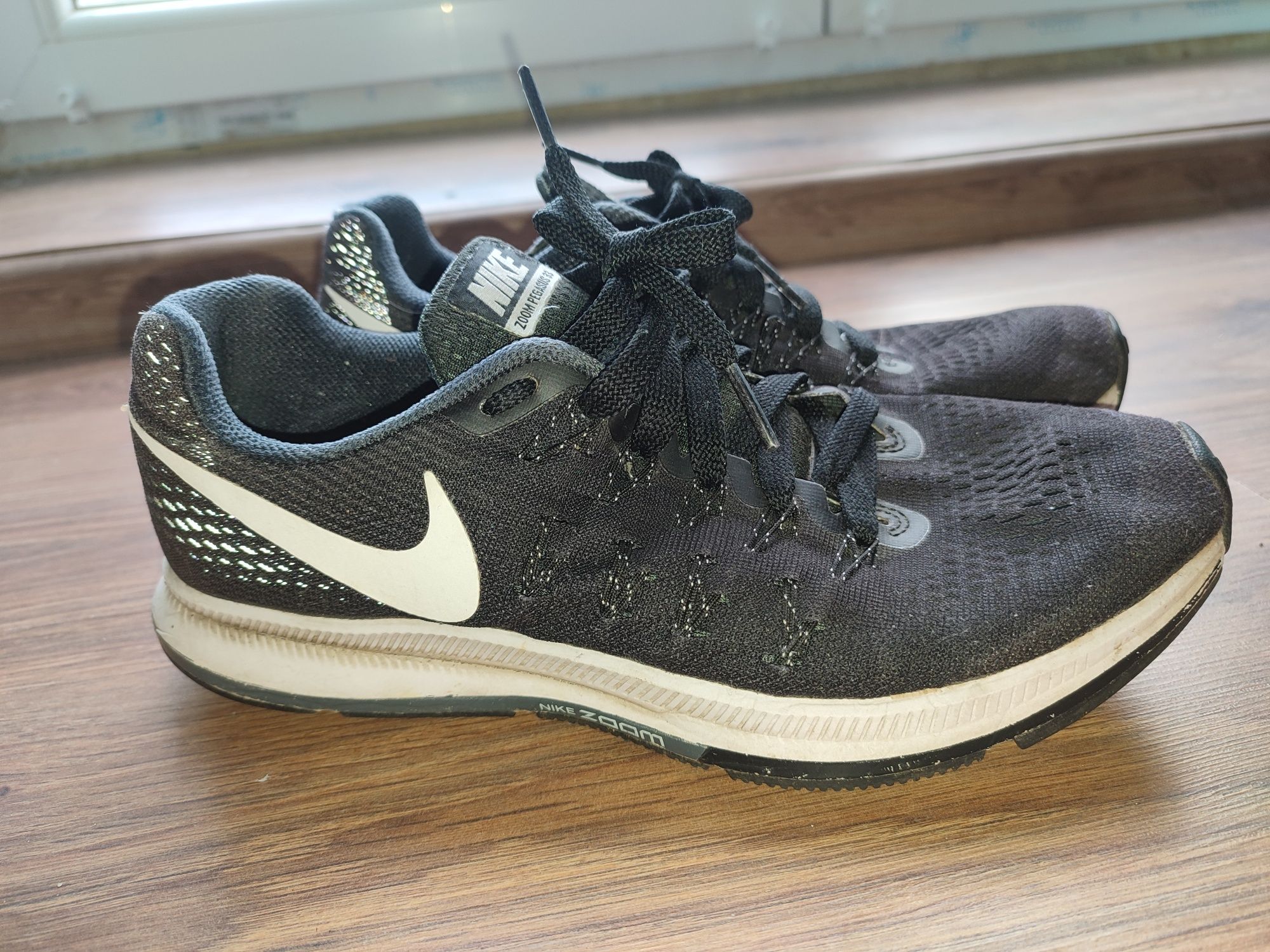 Buty Nike 40.5 Zoom Pegasus 33 run 
Lekkie ślady użytkowania. 
Wkładka