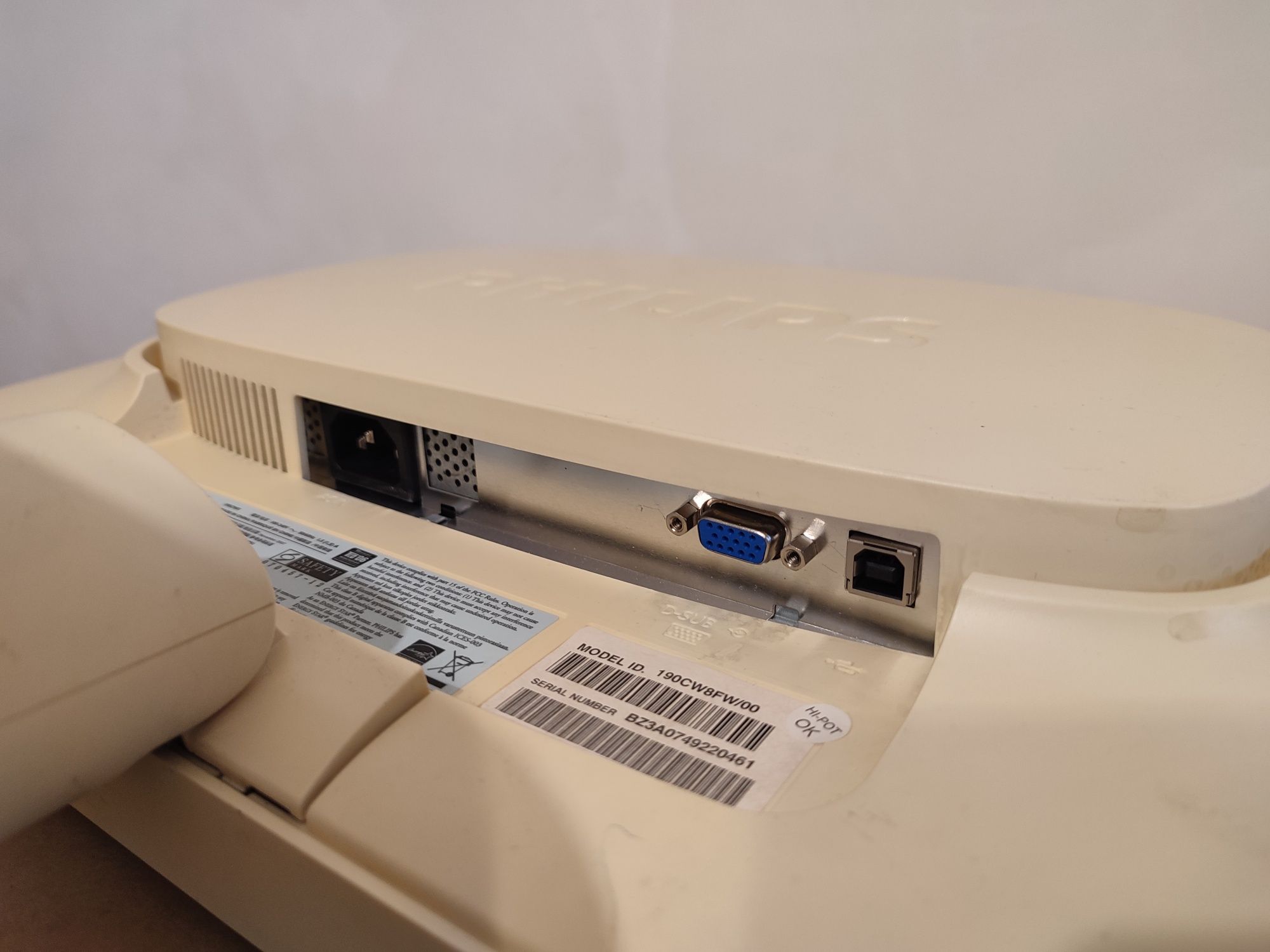 Монітор 19" 1440*900 TN Philips 190CW8FW VGA білий