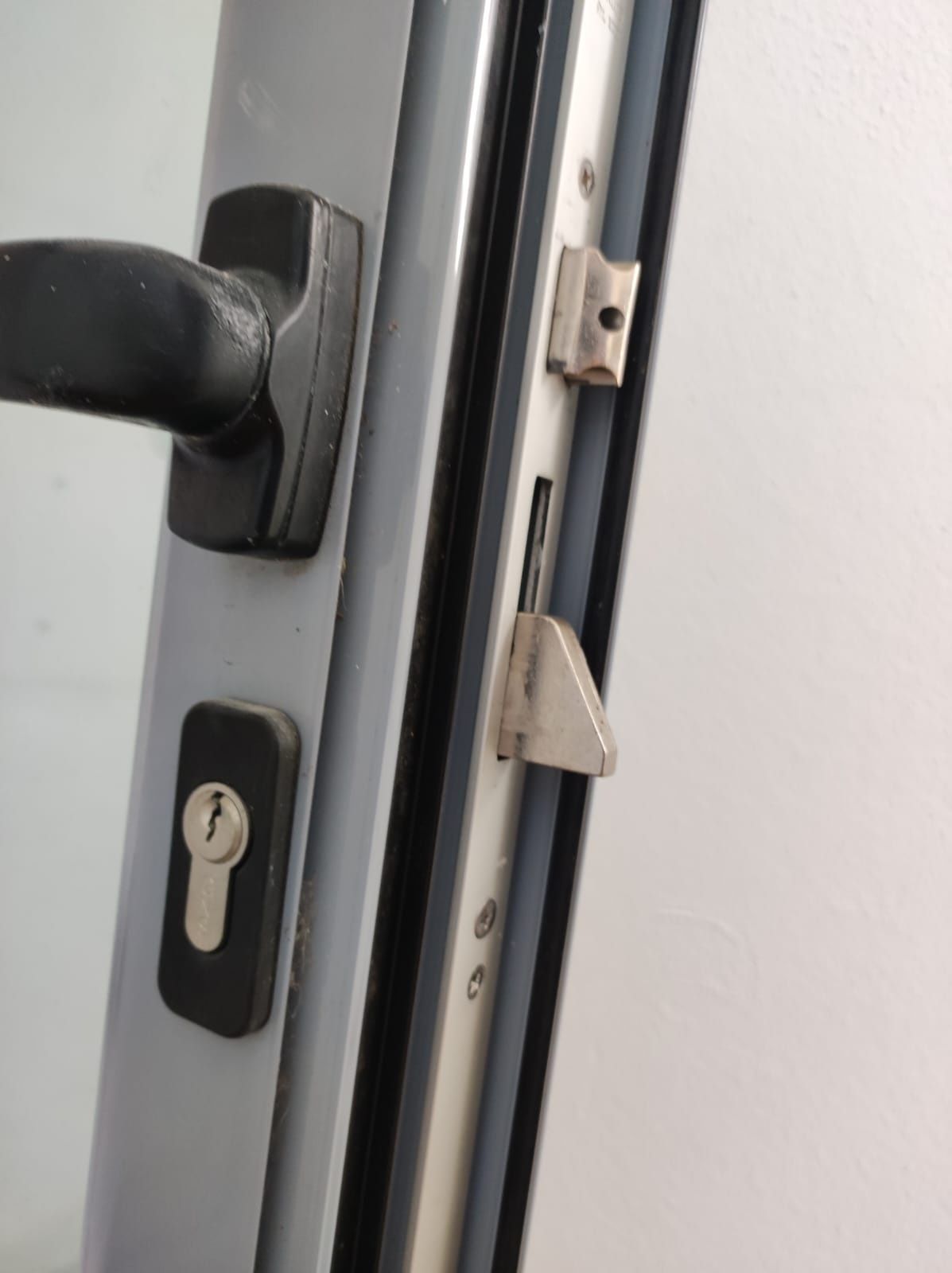 Porta em alumínio