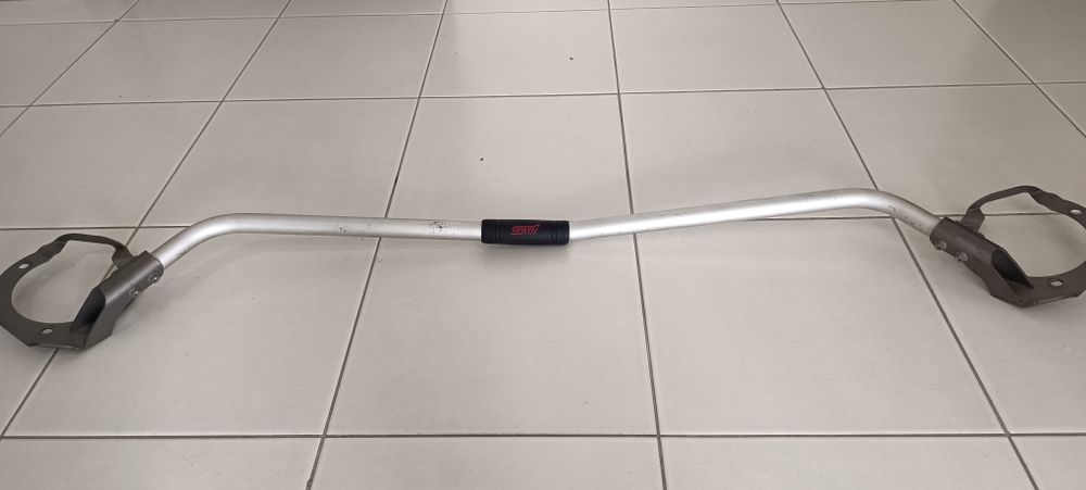 Barra AA flexível STi original Subaru Legacy Outback BM/BR 09-14