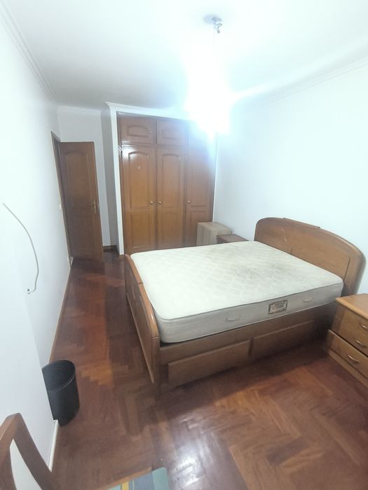 Alugo  2 quartos  amadora