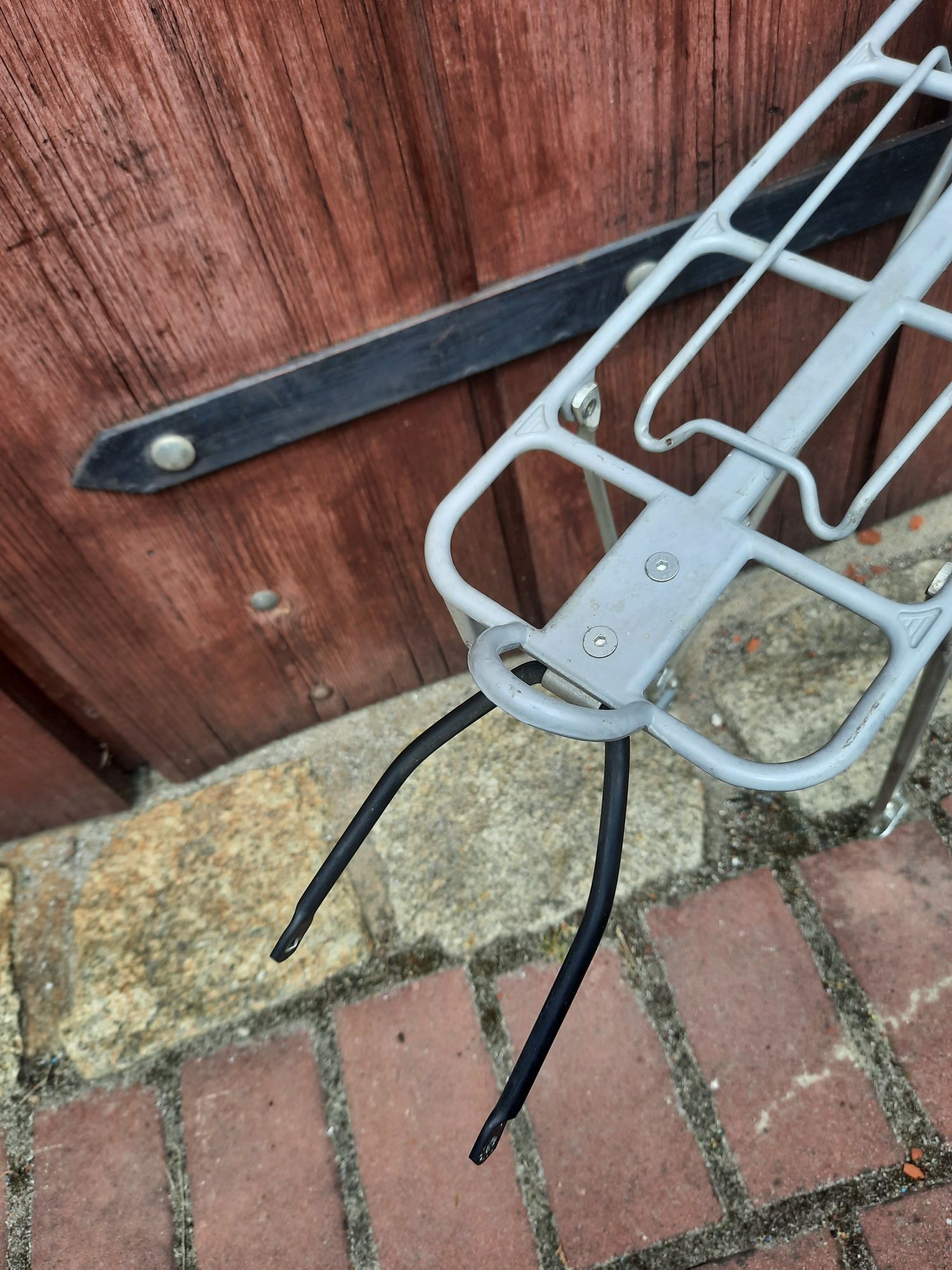 bagażnik rowerowy pod koło 28" aluminiowy 0625