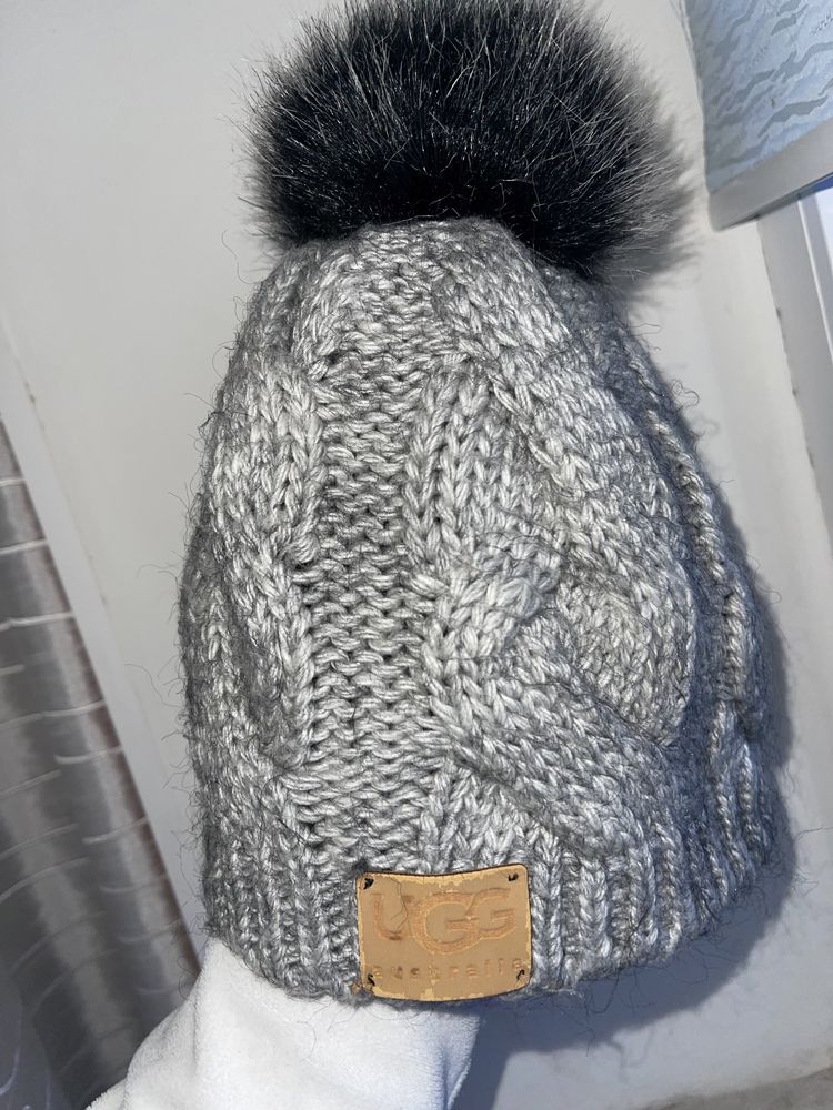 Зимняя шапка ugg