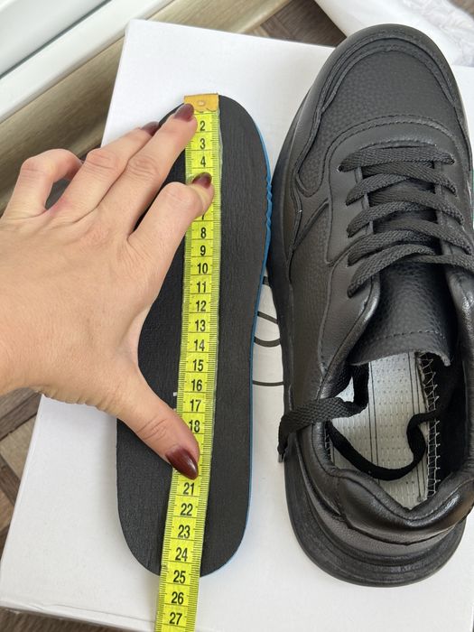 Кросівки натуральна шкірана осінь 24,5см