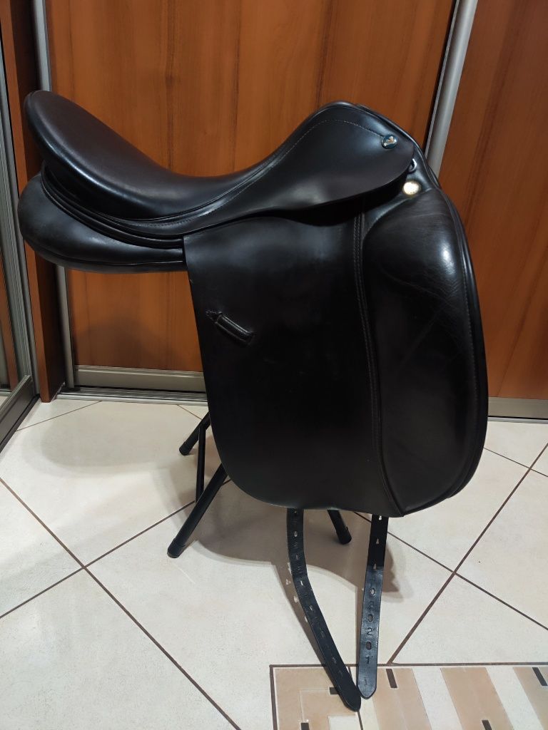 Siodło ujeżdżeniowe Prestige Modena 17"