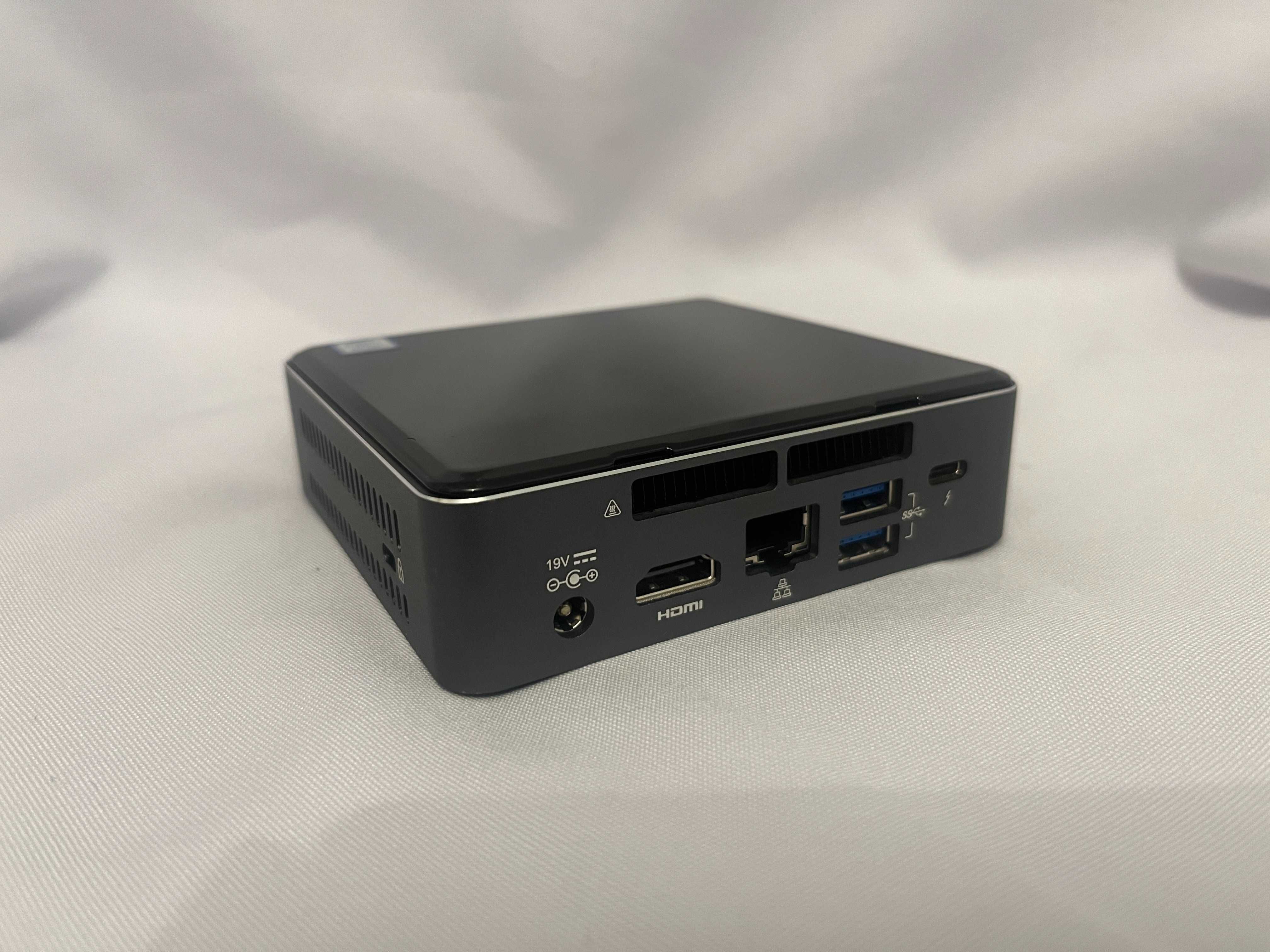 Міні ПК intel NUC7i5BNK, i5-7260u, 8/128GB, Thunderbolt 3, 4К 2160p