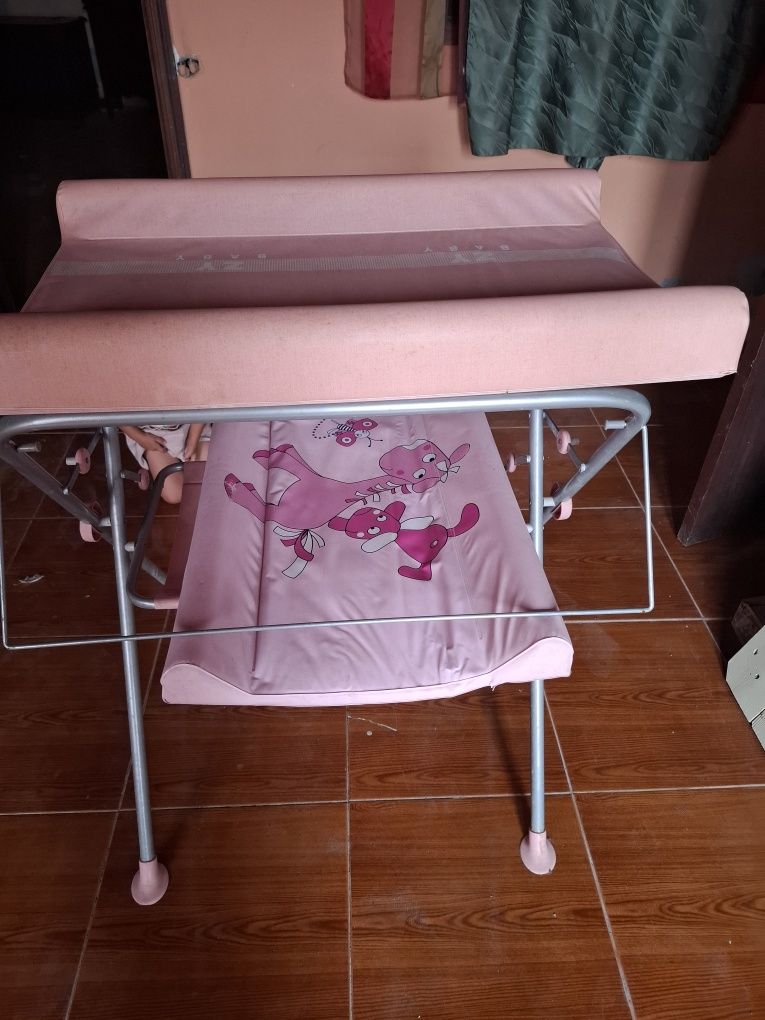 Conjunto Fraldário e banheira