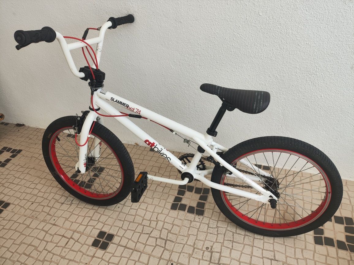 Bicicleta GT rampas/manobras
