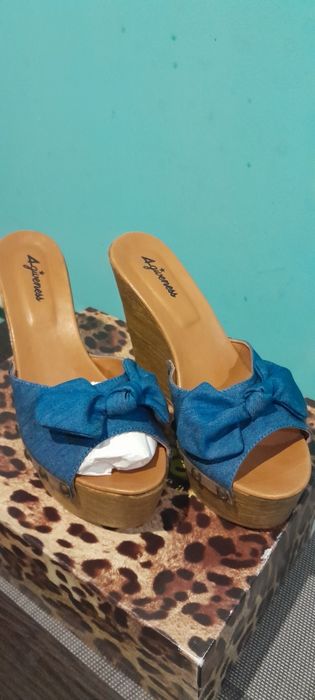 Жіночі туфлі. Італія.