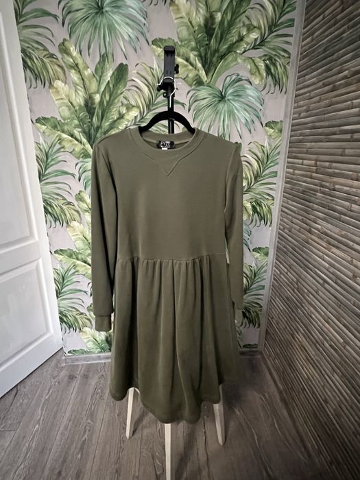 Сукня оливкового кольору