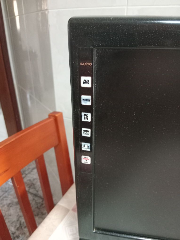 Televisão sanyo impecável