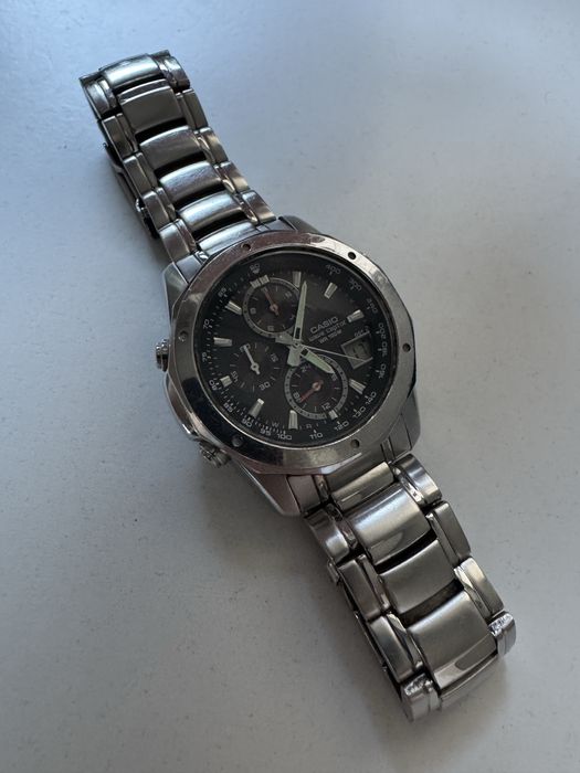 Zegarek Casio Edifice (Wave Ceptor)