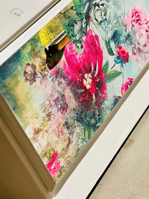 Szafka na buty z kwiatami, żywe kolory, ozdoba przedpokoju