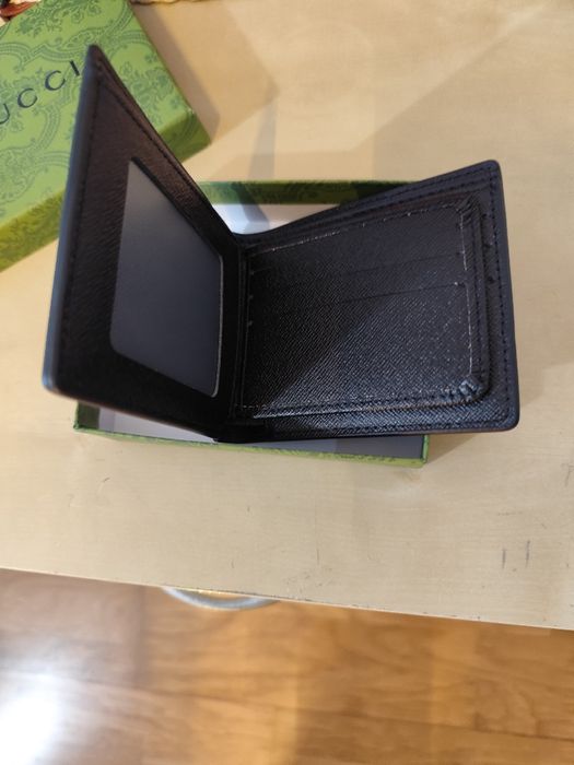 Carteira Gucci abelha negra