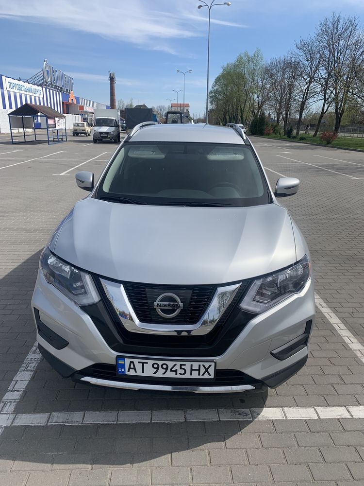 Nissan rogue 2017 рік