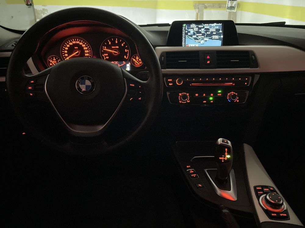 BMW 318d Touring Automática - Como nova!