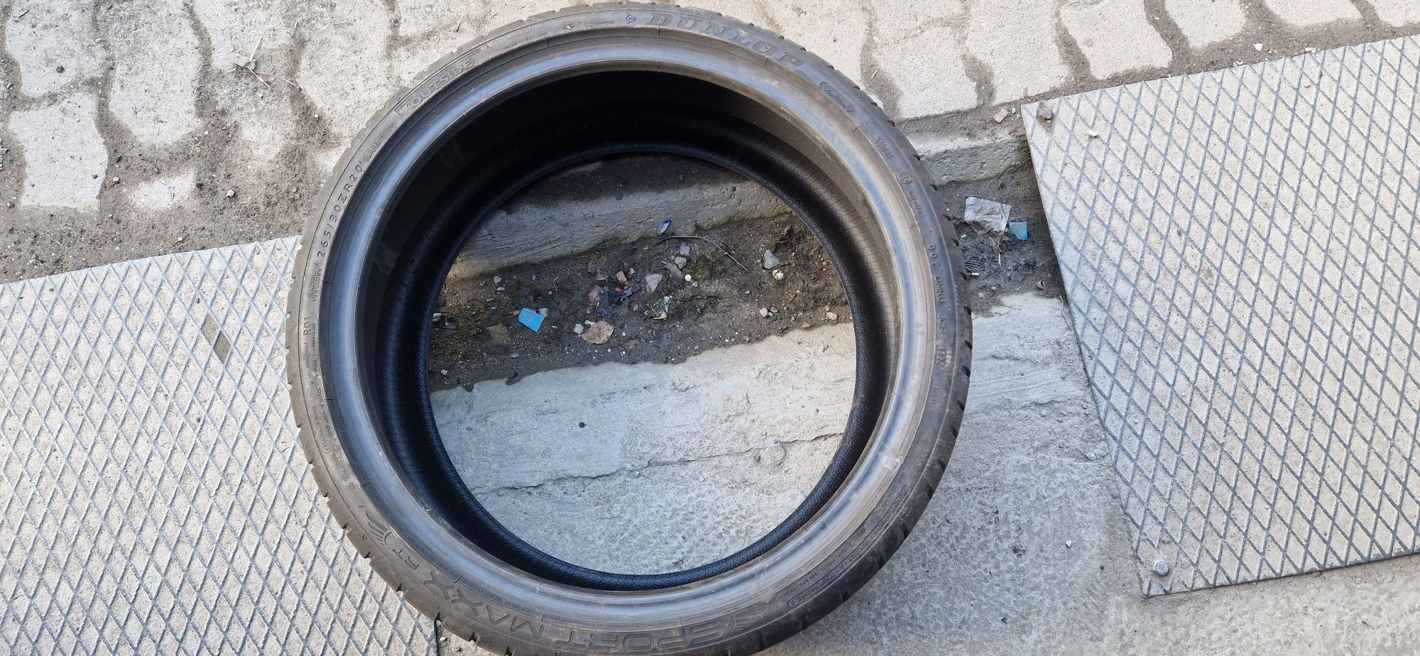 265/30 ZR20 94Y Dunlop Sport maxx RT rim protector noise shield 8mm