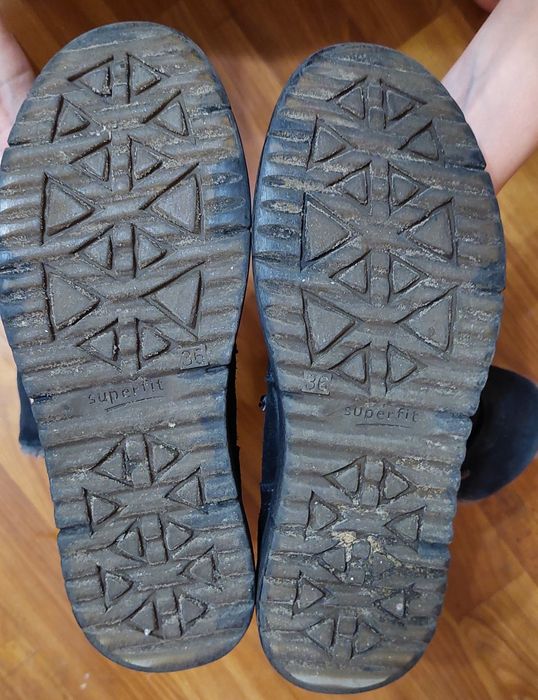 Ботінки кросівки туфлі мокасіни сапоги