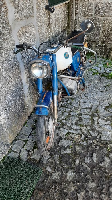 Mota Vanguard, com documentos