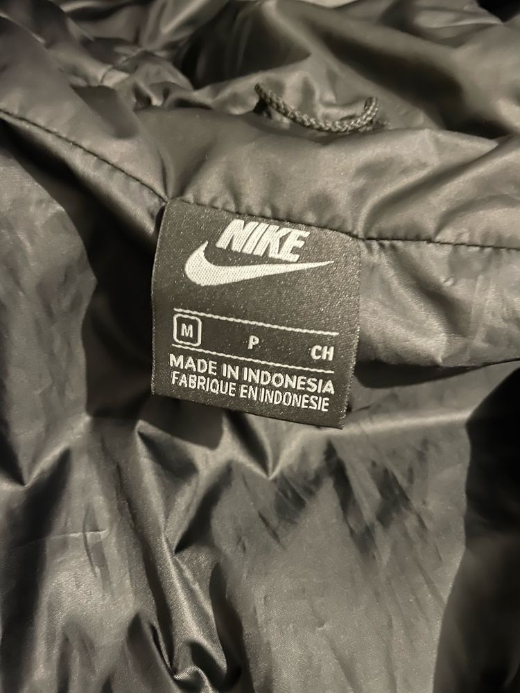 Куртка Nike, відмінний стан