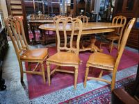 Cadeiras em madeira e couro - Bom estado geral - Valor unitário