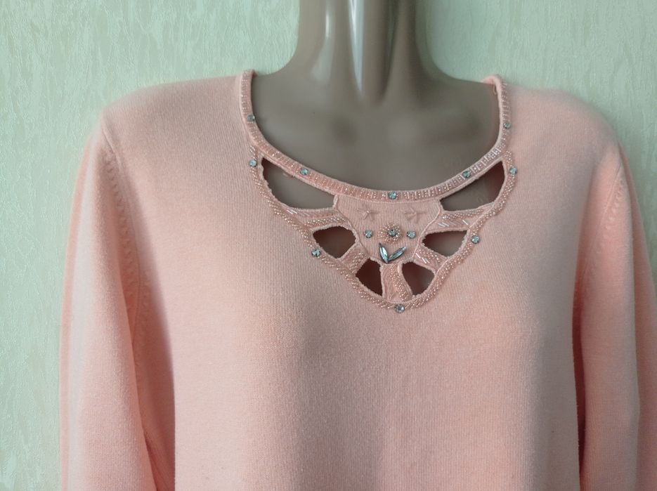 Зручна кофта персикового кольору