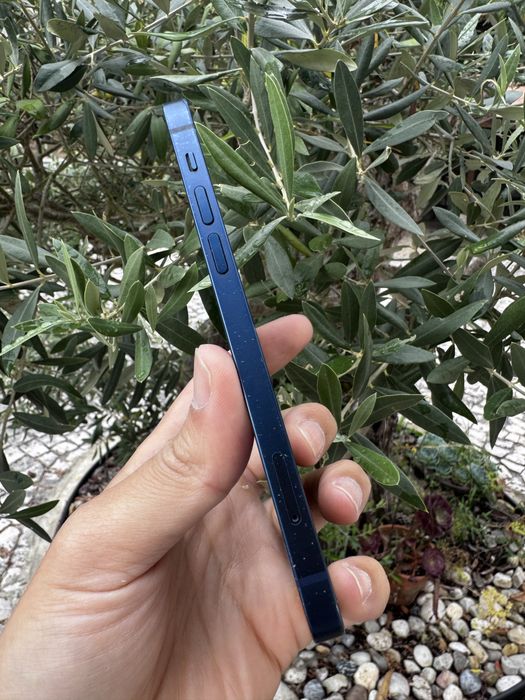 iPhone 12 64GB em bom estado