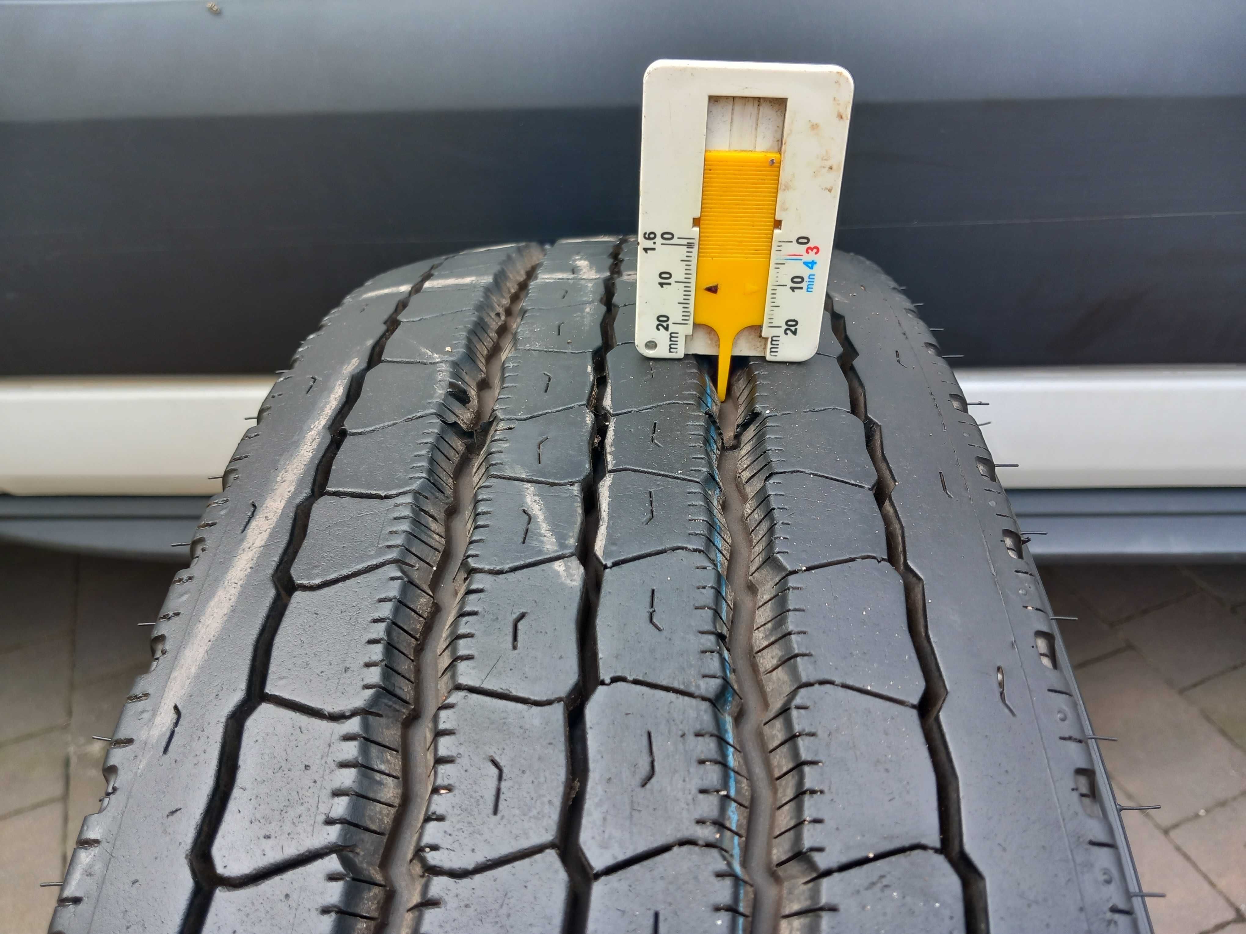 Opona 1x SEMPERIT EURO-STEEL 205/75R17,5C  124/122M , 2017r
