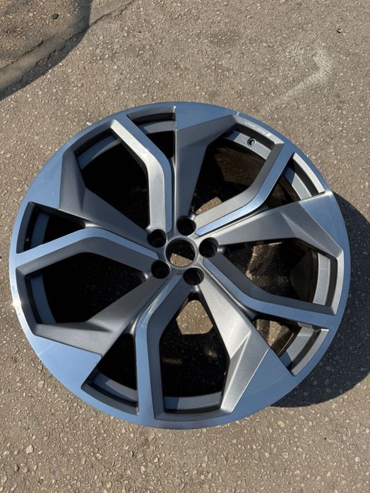 Sprzedam felgę do Audi RSQ8