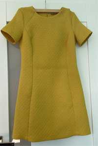 Żółta sukienka z zamkiem