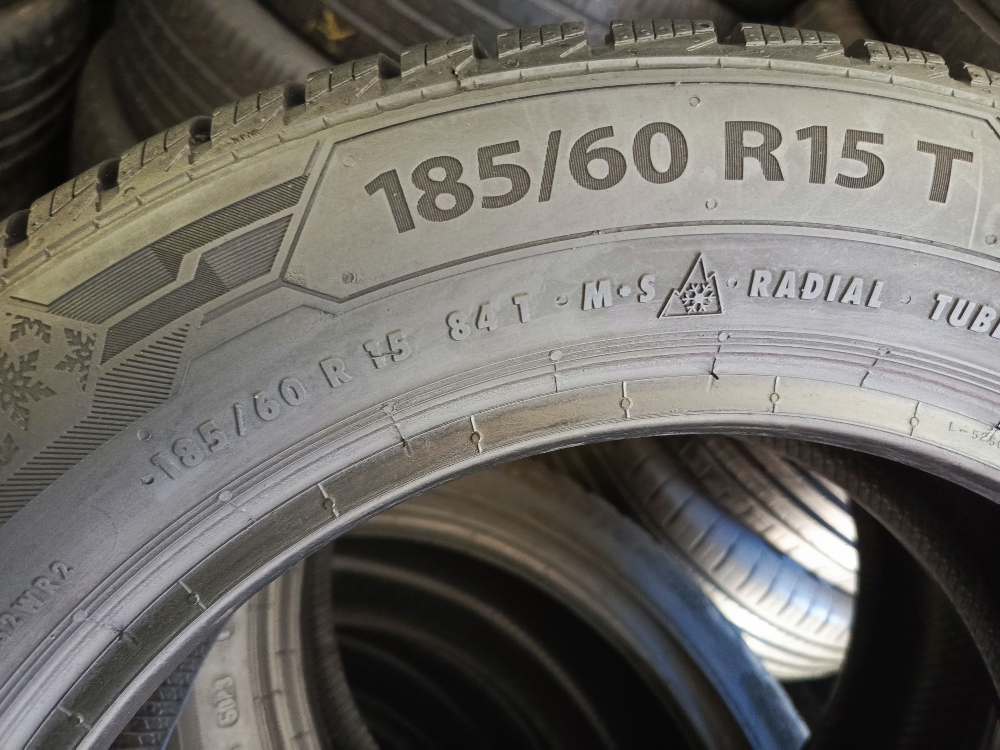 Sprzedam prawie nowe opony 185/60 r15 Barum