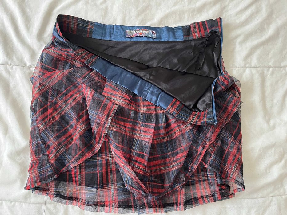 Desigual - Saia Curta em Tule (Tam L)