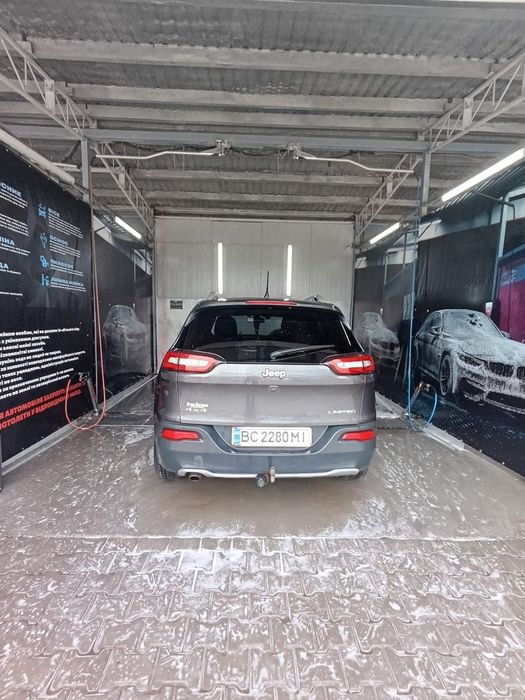 Jeep Cherokee 4x4 limited 2.4 2015 рік