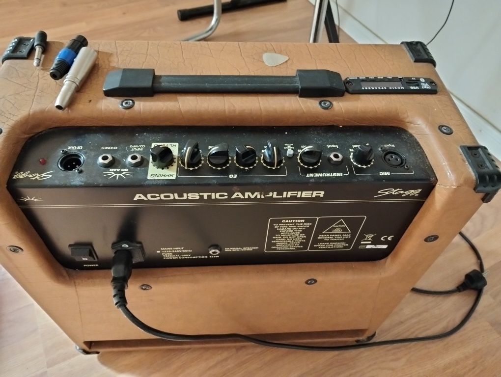 Vendo amplificador de guitarra elétrica por 60€