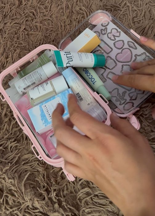 Zestaw miniaturek koreańskich kosmetyków na podróż(testowania)