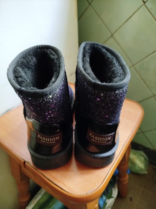 Продам женские туфли