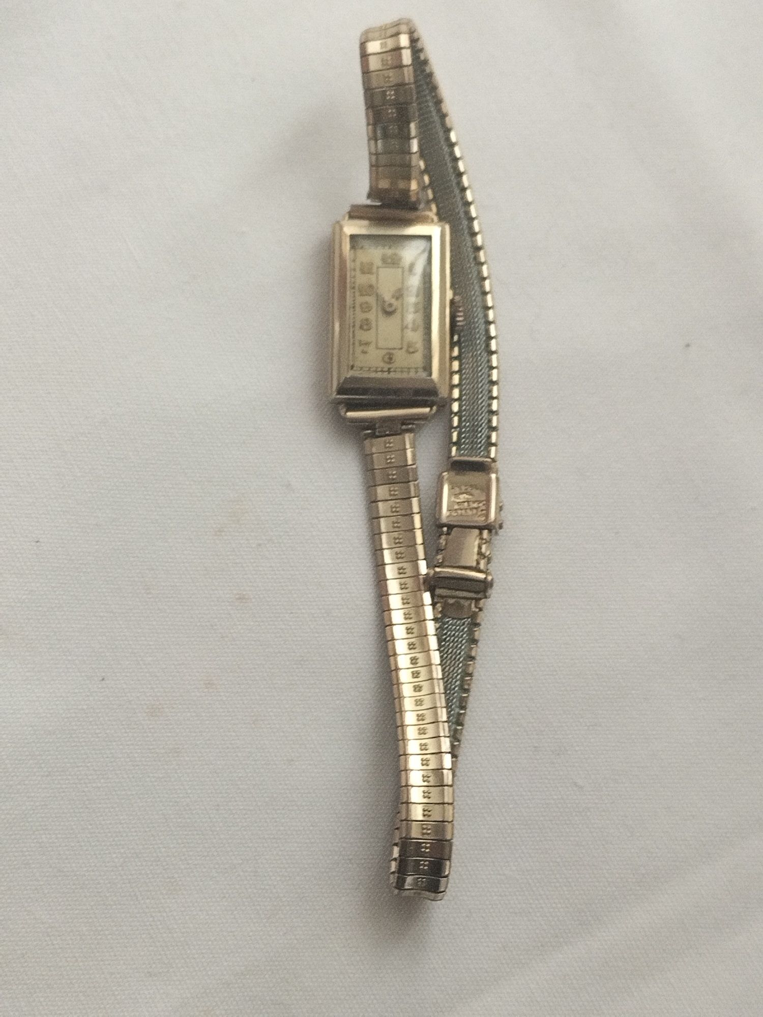 Kolekcjonerski zegarek damski art deco na rękę walz  gold