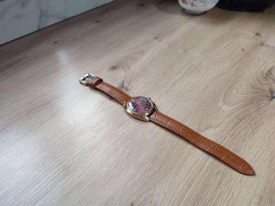 Восток позолота 16 каменів