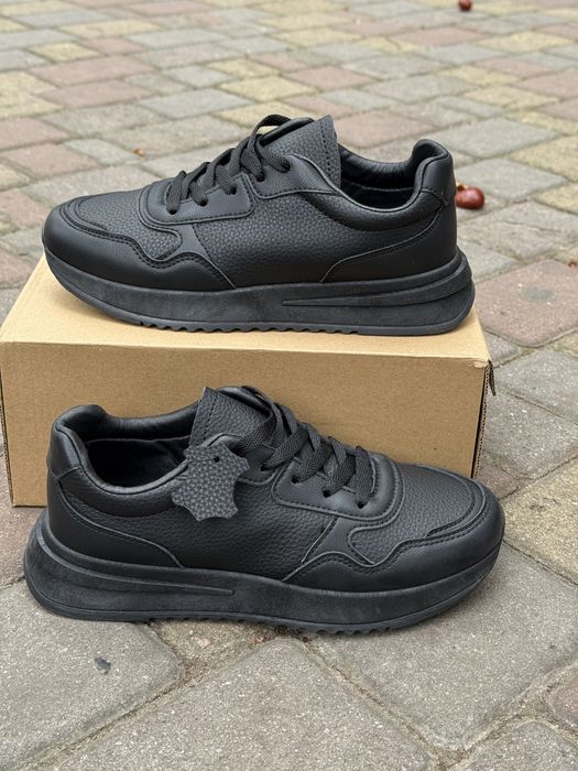 Кросівки натуральна шкіра  38розмір-24,5