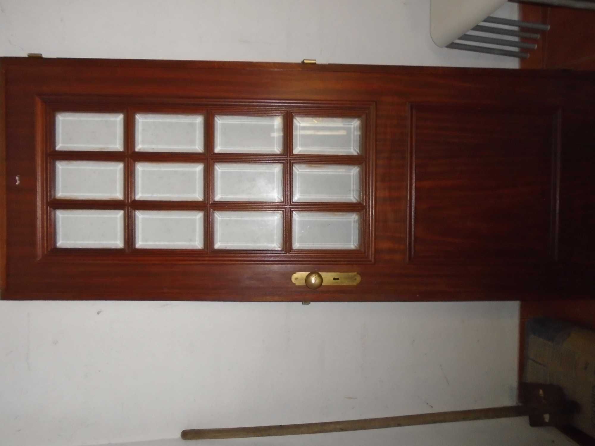 Porta toda em madeira para interior, sem aros, 2 m alt. x 75 cm larg