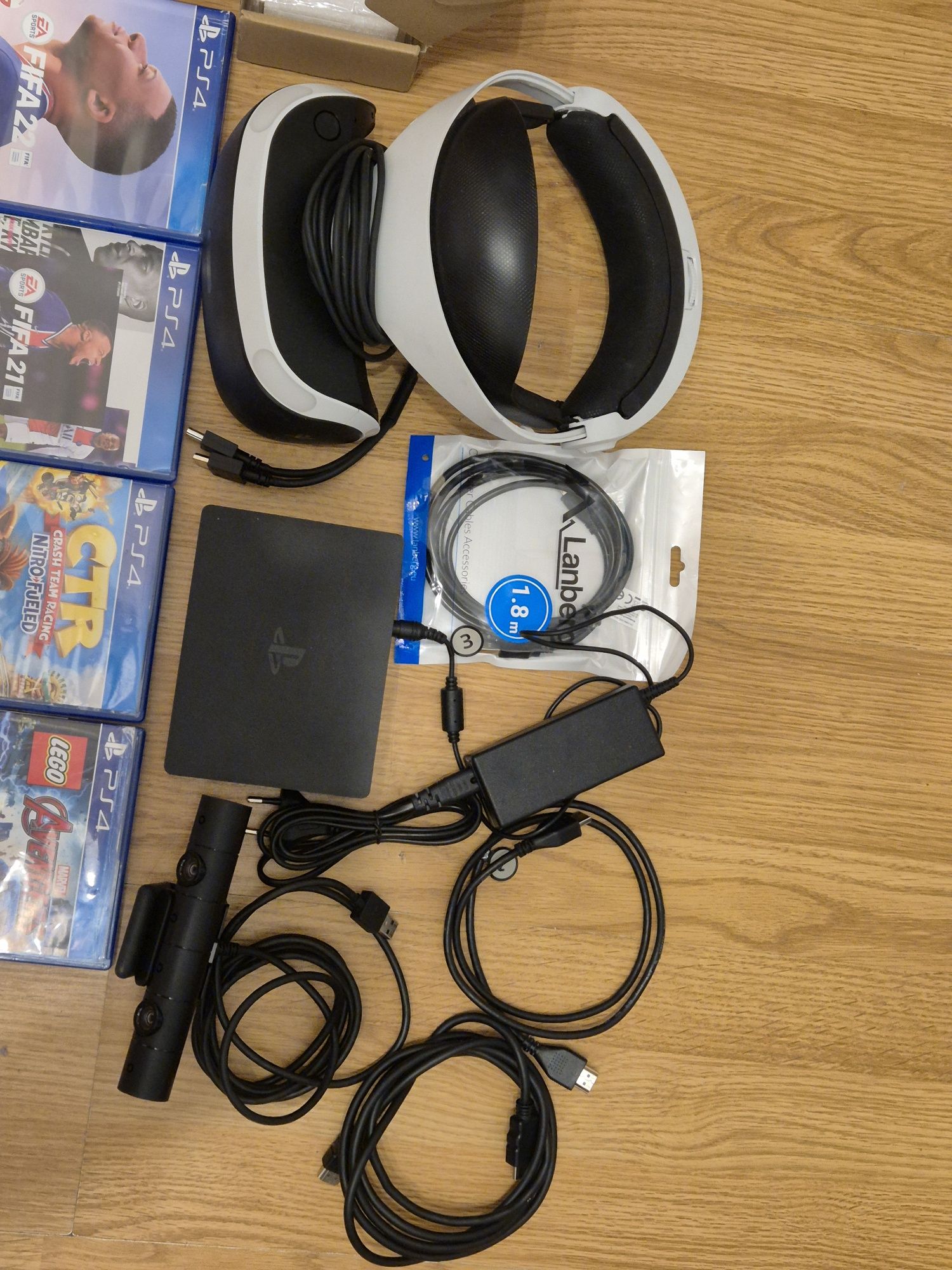 Sprzedam zestaw  PS4 + VR V2 gry pad